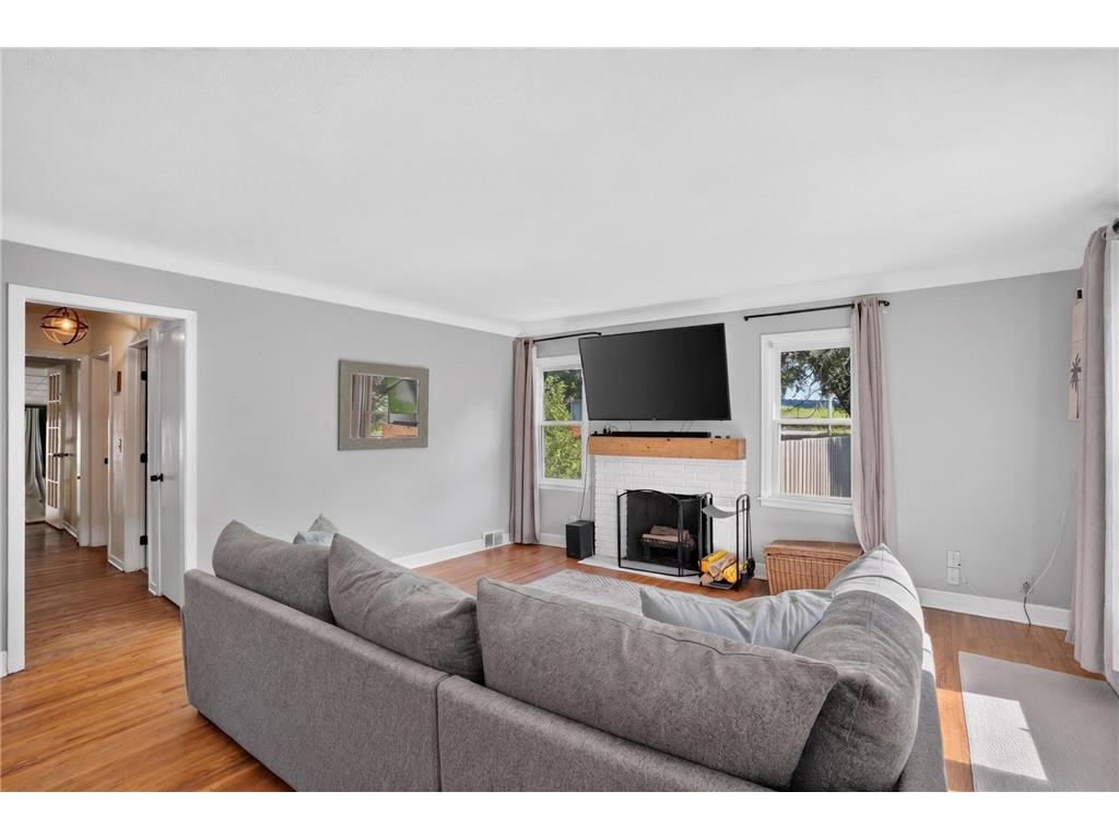 1700 Howard Street N Maplewood MN 55109 7041773 image5