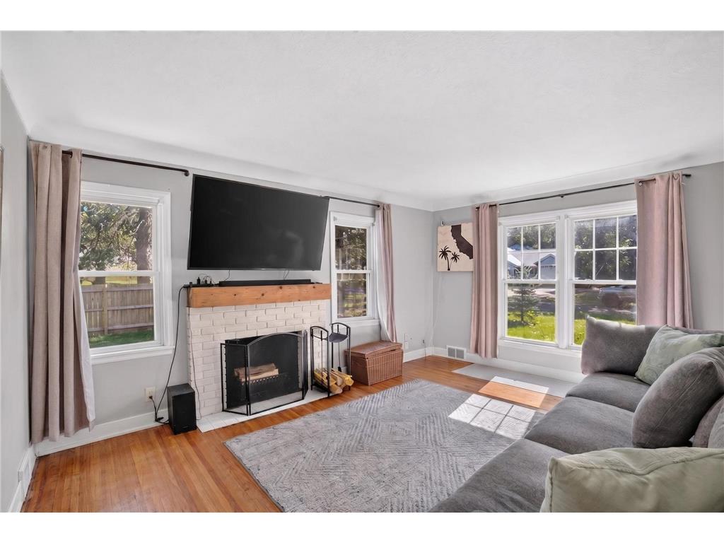 1700 Howard Street N Maplewood MN 55109 7041773 image6