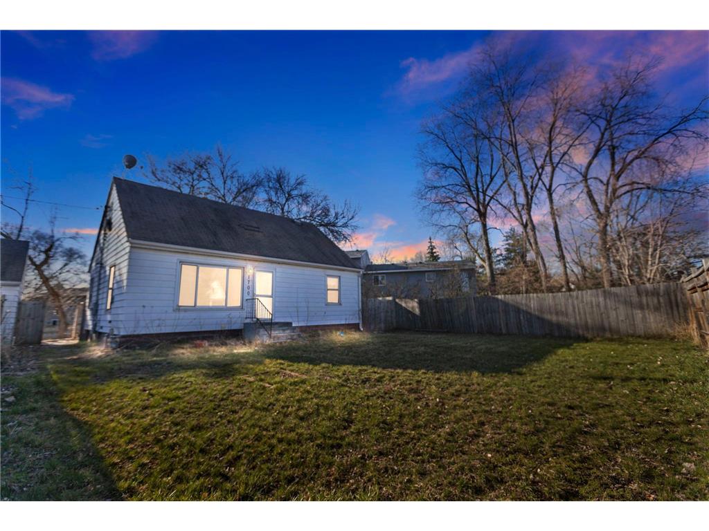 1700 Parkway Drive Maplewood MN 55106 6453626 image1