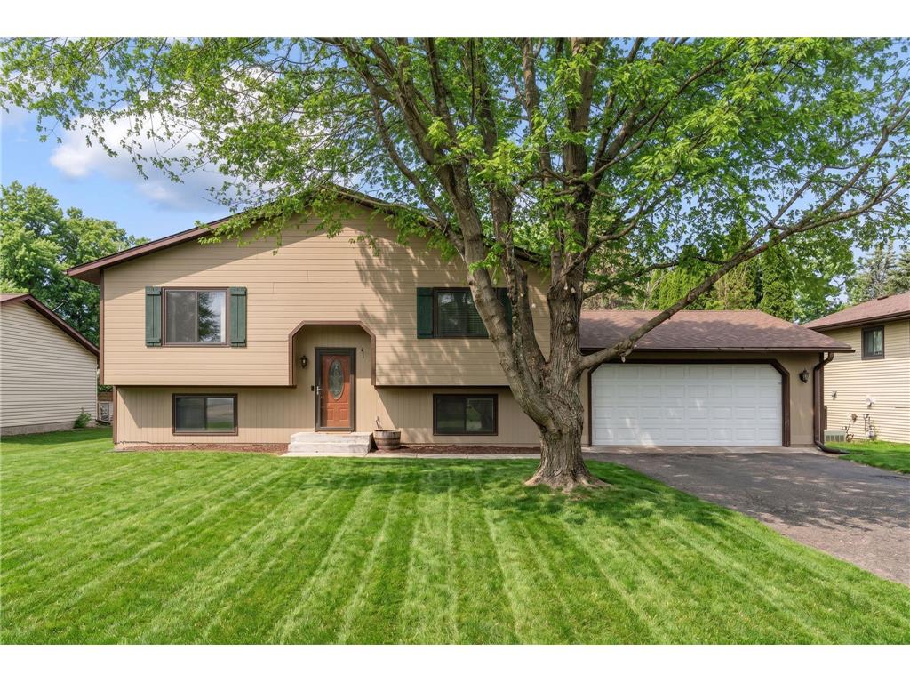 1700 Pioneer Lane White Bear Twp MN 55110 7059229 image1