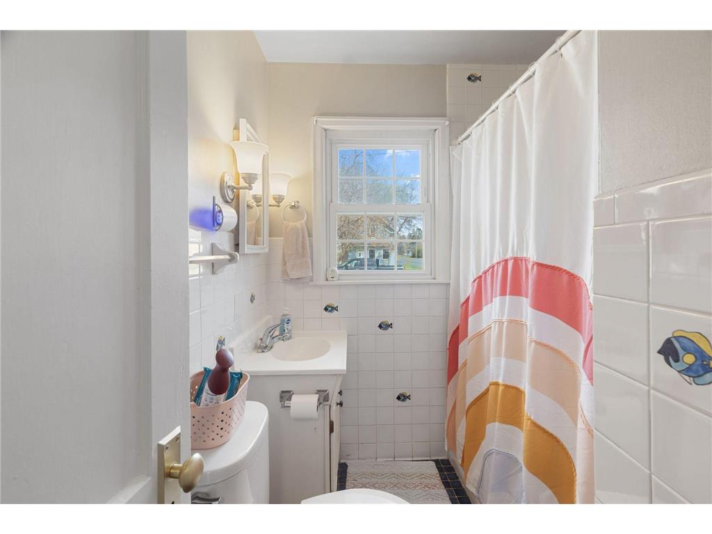 1701 7th Avenue Anoka MN 55303 7058433 image16