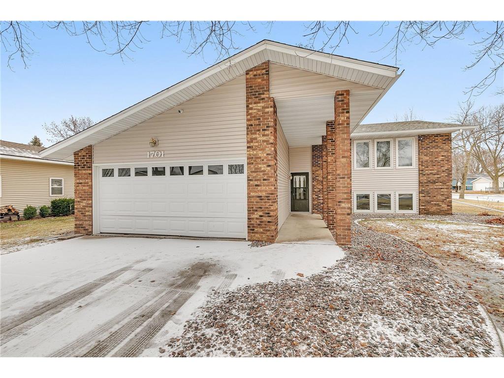 1701 7th Avenue SE Willmar MN 56201 6641293 image1