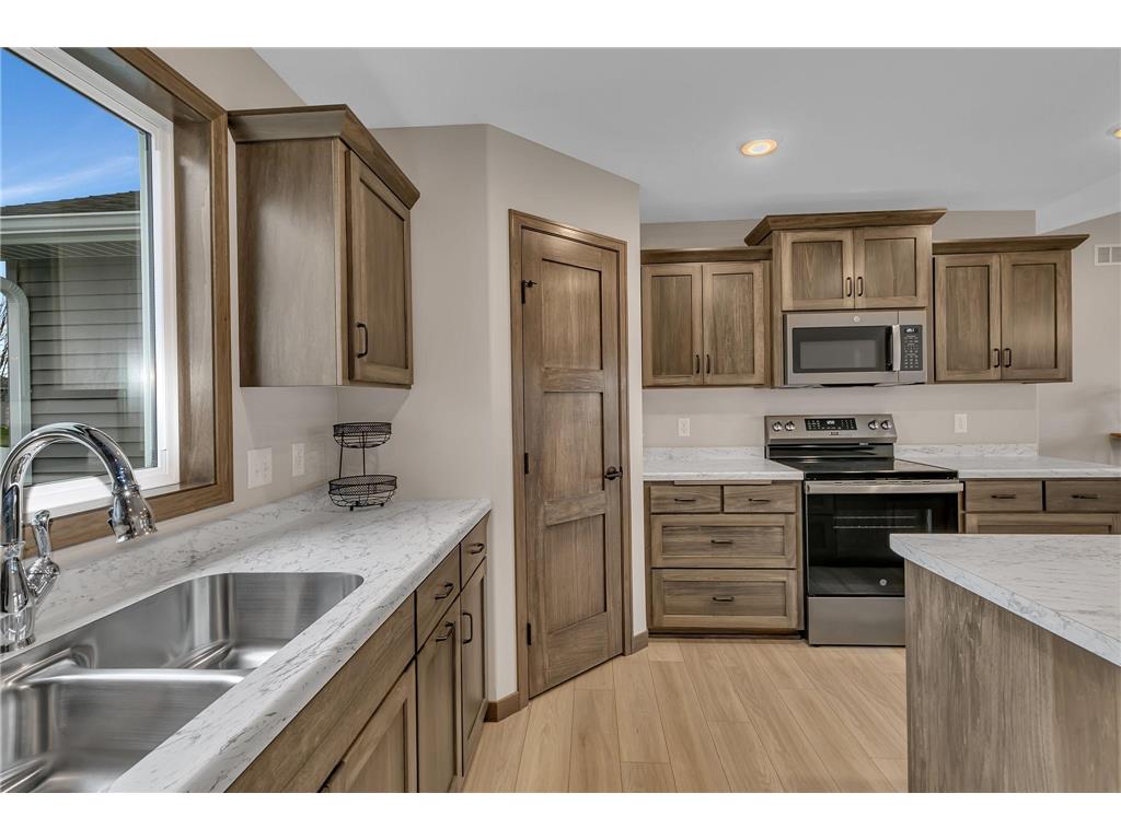 1701 Knottingham Drive Sartell MN 56377 6821721 image3