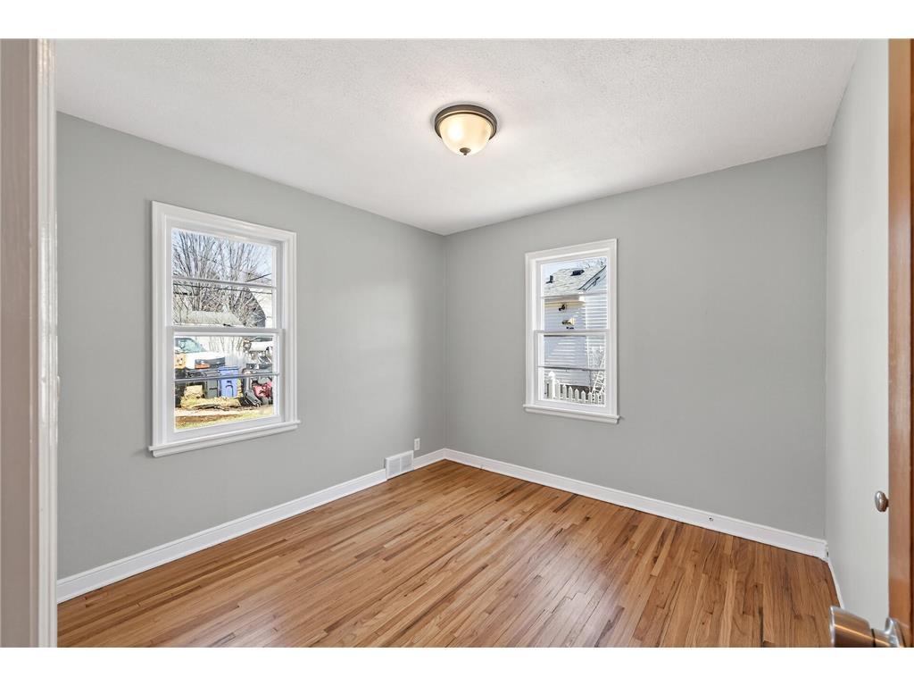 1701 Rose Avenue E Saint Paul MN 55106 7051820 image10