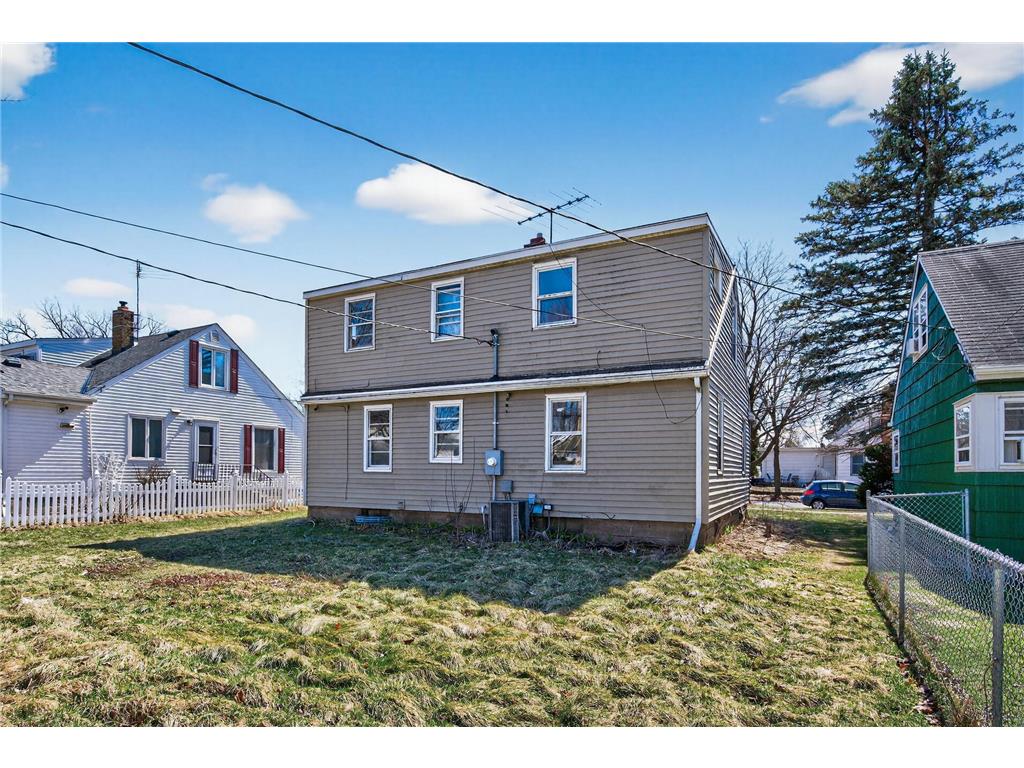 1701 Rose Avenue E Saint Paul MN 55106 7051820 image21