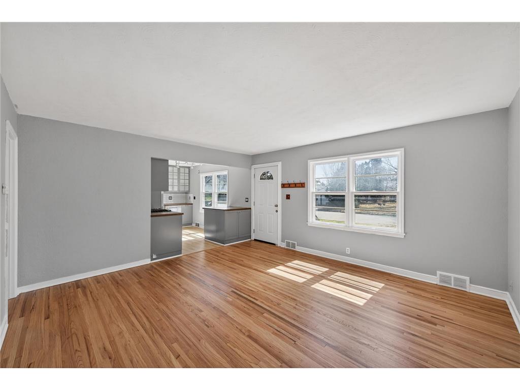 1701 Rose Avenue E Saint Paul MN 55106 7051820 image6