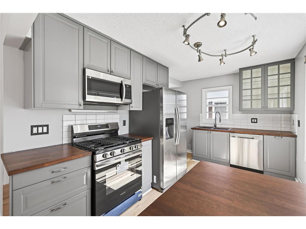 1701 Rose Avenue E Saint Paul MN 55106 7051820 image7