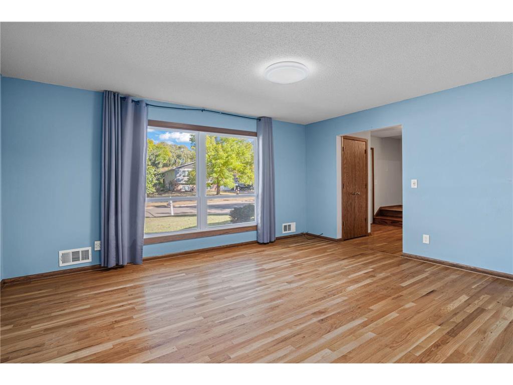 1701 W 138th Street Burnsville MN 55337 6801387 image10