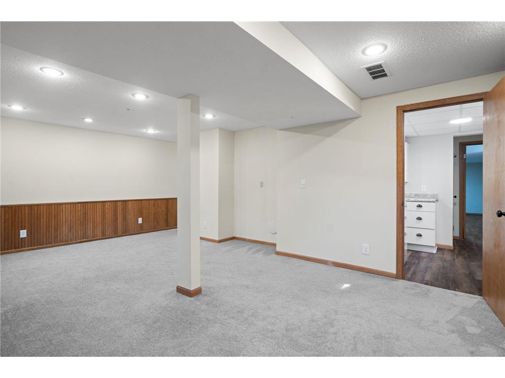 1701 W 138th Street Burnsville MN 55337 6801387 image27