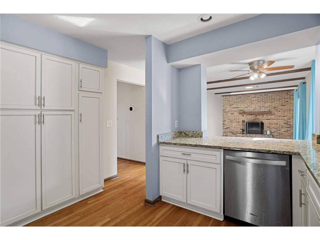 1701 W 138th Street Burnsville MN 55337 6801387 image8