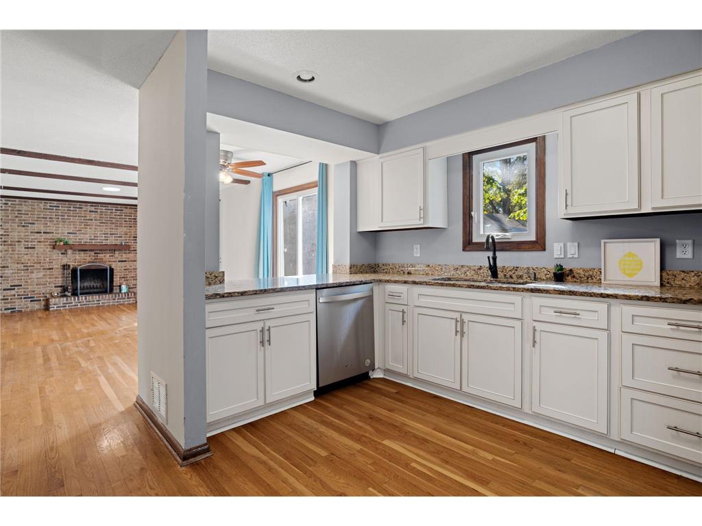 1701 W 138th Street Burnsville MN 55337 7025772 image7