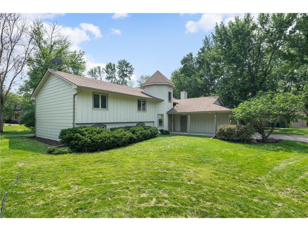 17015 N 30th Avenue N Plymouth MN 55447 6767559 image1