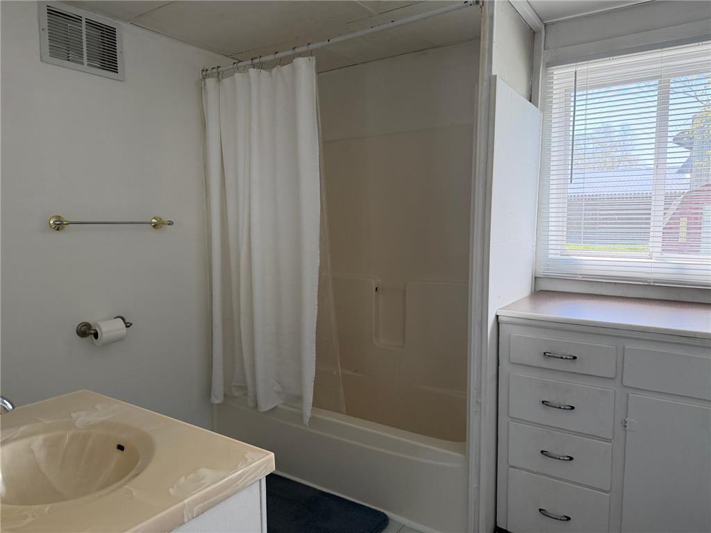 1702 1st Avenue International Falls MN 56649 7053562 image10