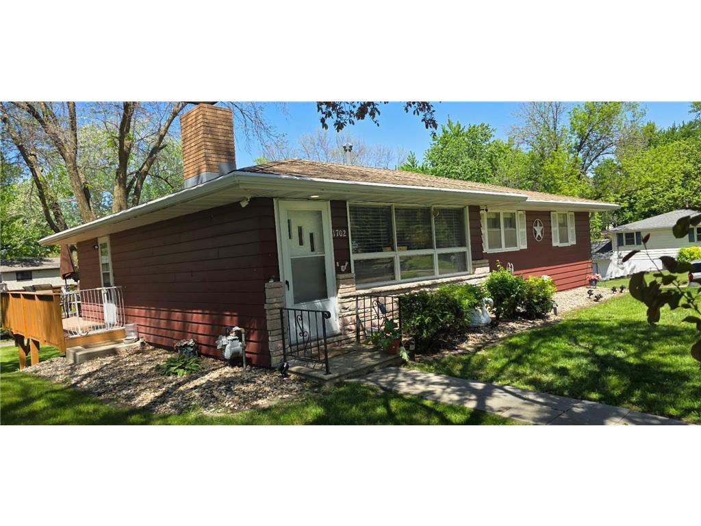 1702 Frank Hall Drive Albert Lea MN 56007 7071209 image1