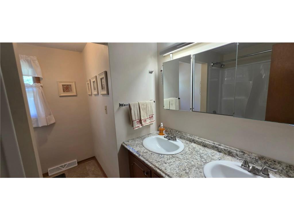 1702 Frank Hall Drive Albert Lea MN 56007 7071209 image30