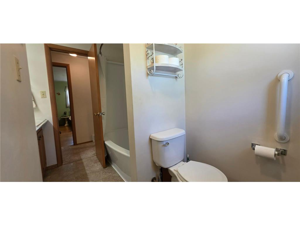 1702 Frank Hall Drive Albert Lea MN 56007 7071209 image32