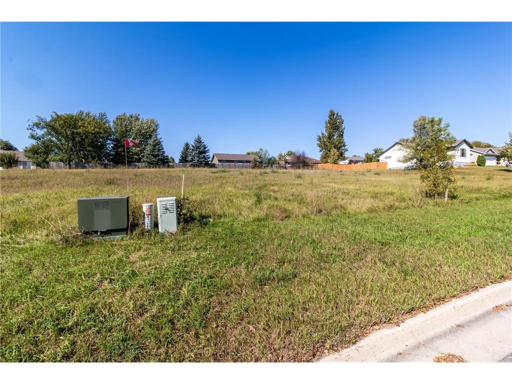 1702 Jasmine Drive Alexandria MN 56308 6796101 image1