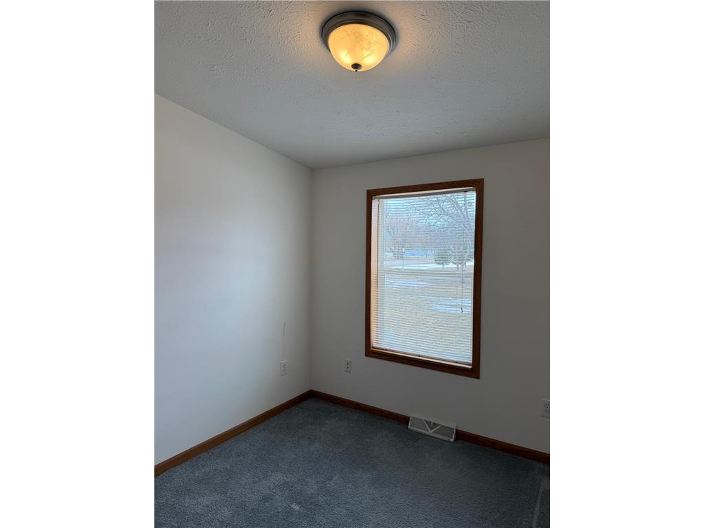 1702 Main Avenue International Falls MN 56649 7045923 image24