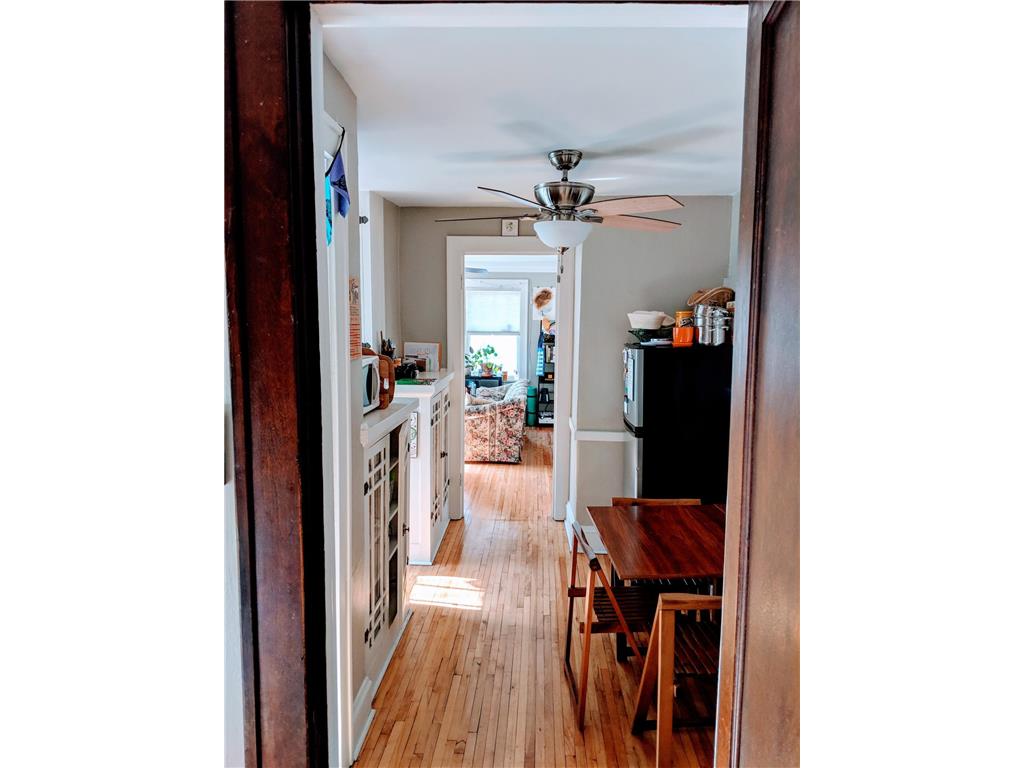 1703 1702 Ashland and Laurel Avenue Saint Paul MN 55104 7045473 image14