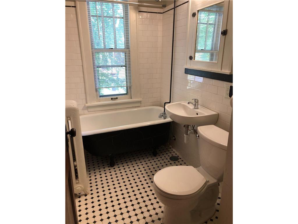 1703 1702 Ashland and Laurel Avenue Saint Paul MN 55104 7045473 image17
