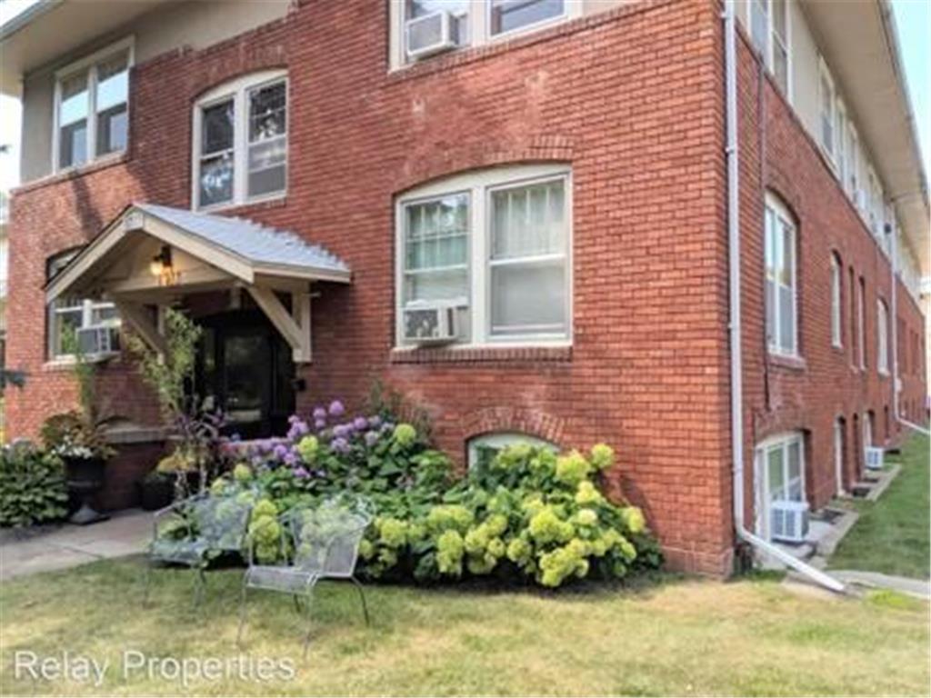 1703 1702 Ashland and Laurel Avenue Saint Paul MN 55104 7045473 image2