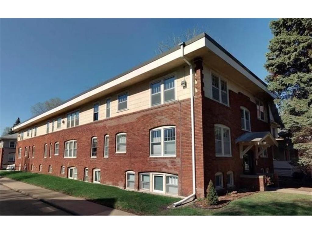 1703 1702 Ashland and Laurel Avenue Saint Paul MN 55104 7045473 image3