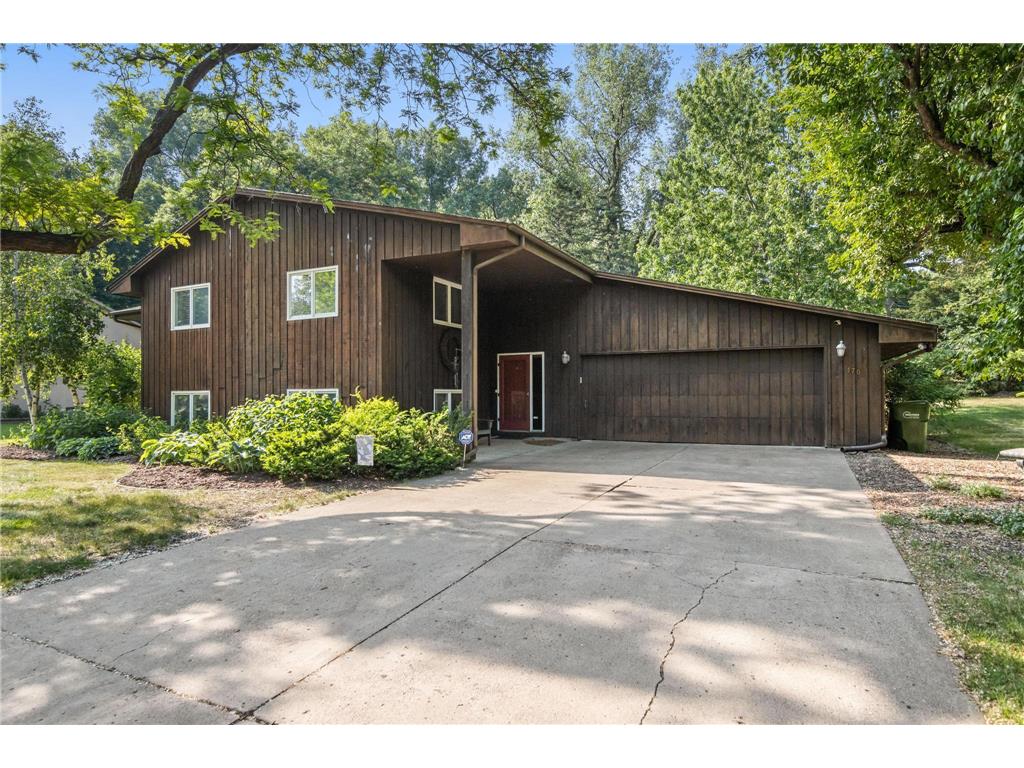 1703 Crystal Avenue Arden Hills MN 55112 6387880 image1