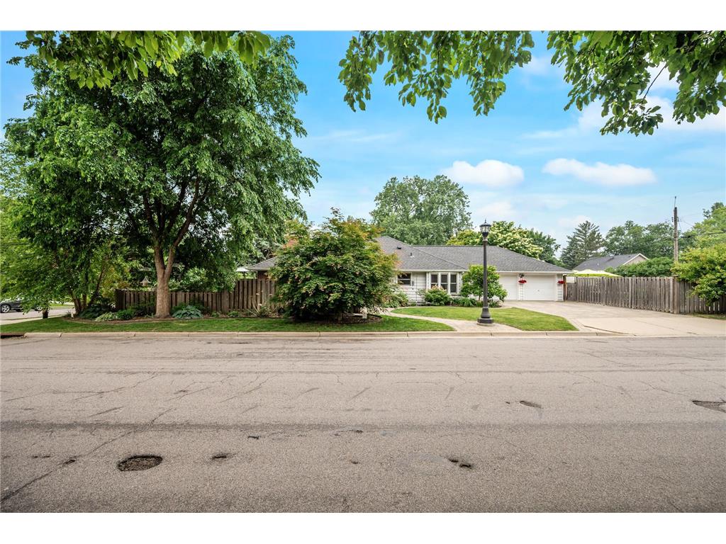 1703 Saunders Avenue Saint Paul MN 55116 7084137 image2