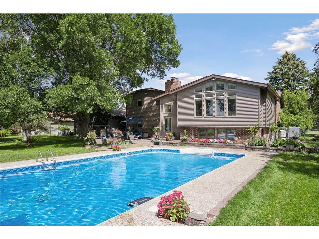 1705 15th Avenue SW Willmar MN 56201 6676997 image1