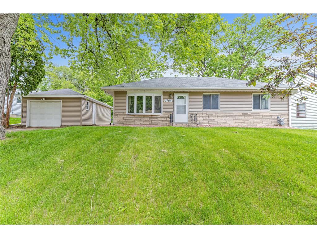 1705 Rose Place Roseville MN 55113 6550429 image1
