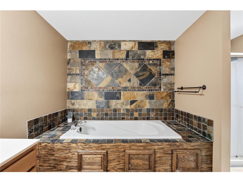 1705 Vale Court Faribault MN 55021 6820345 image29