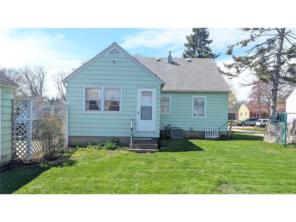 1706 2nd Street NE Austin MN 55912 7065593 image2
