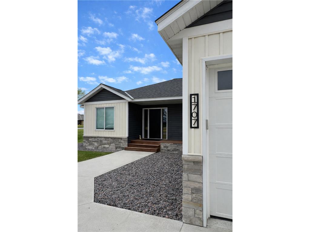 1707 17th Street NW Willmar MN 56201 7043936 image2