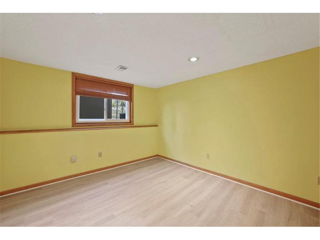 1707 Hallmark Avenue N Oakdale MN 55128 6819904 image19