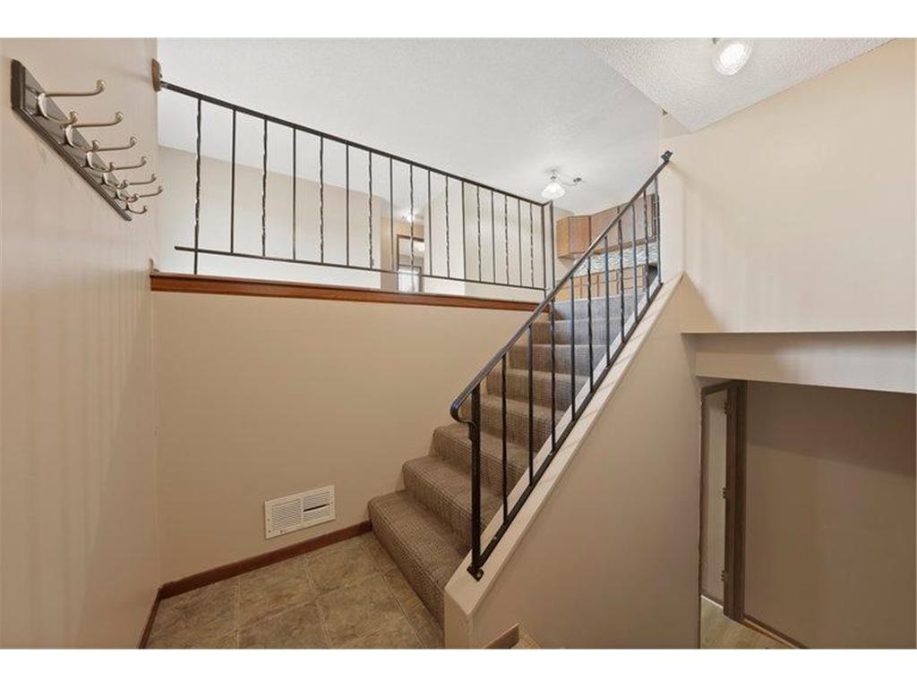 1707 Hallmark Avenue N Oakdale MN 55128 6819904 image3