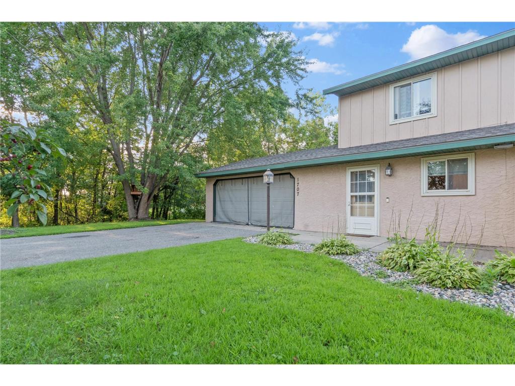 1707 S Oak Knoll Drive Alexandria MN 56308 6777465 image1