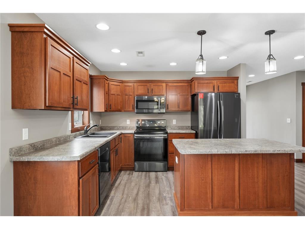1707 Squirrel Way New Richmond WI 54017 7040287 image1