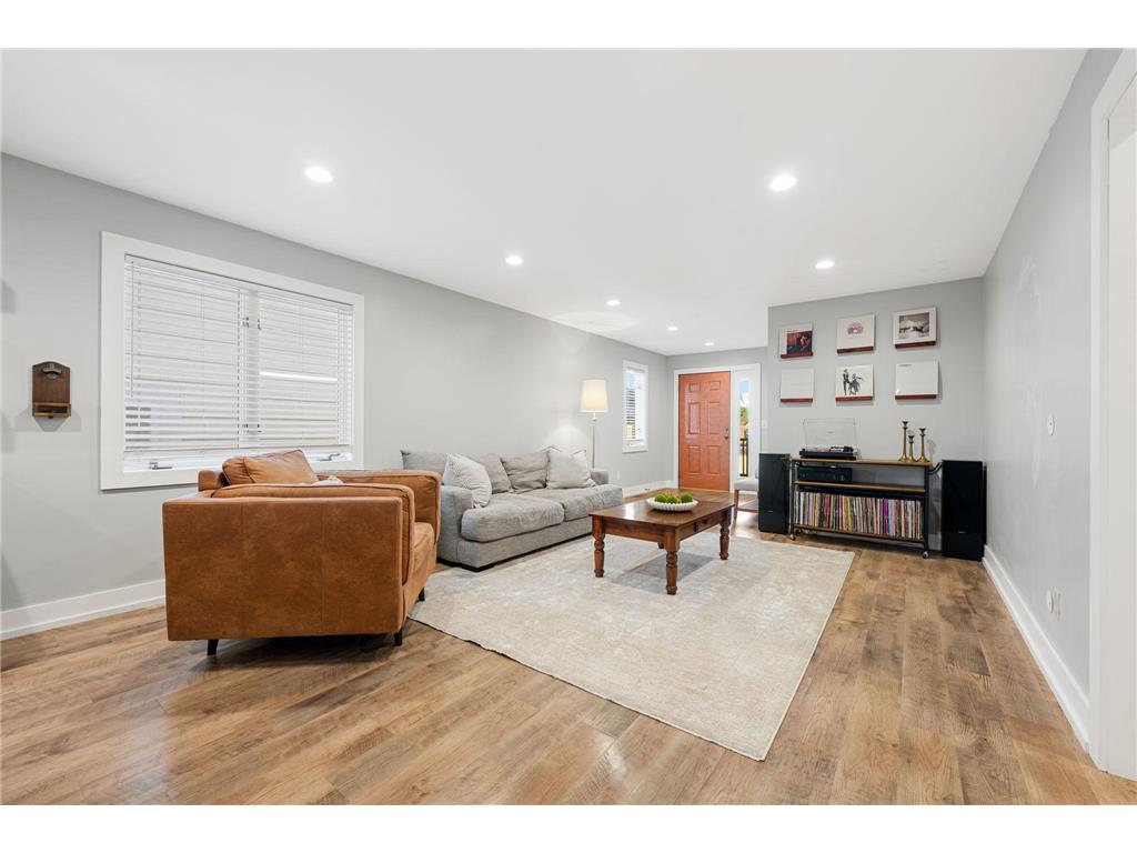 1707 University Avenue NE Minneapolis MN 55413 7064300 image11