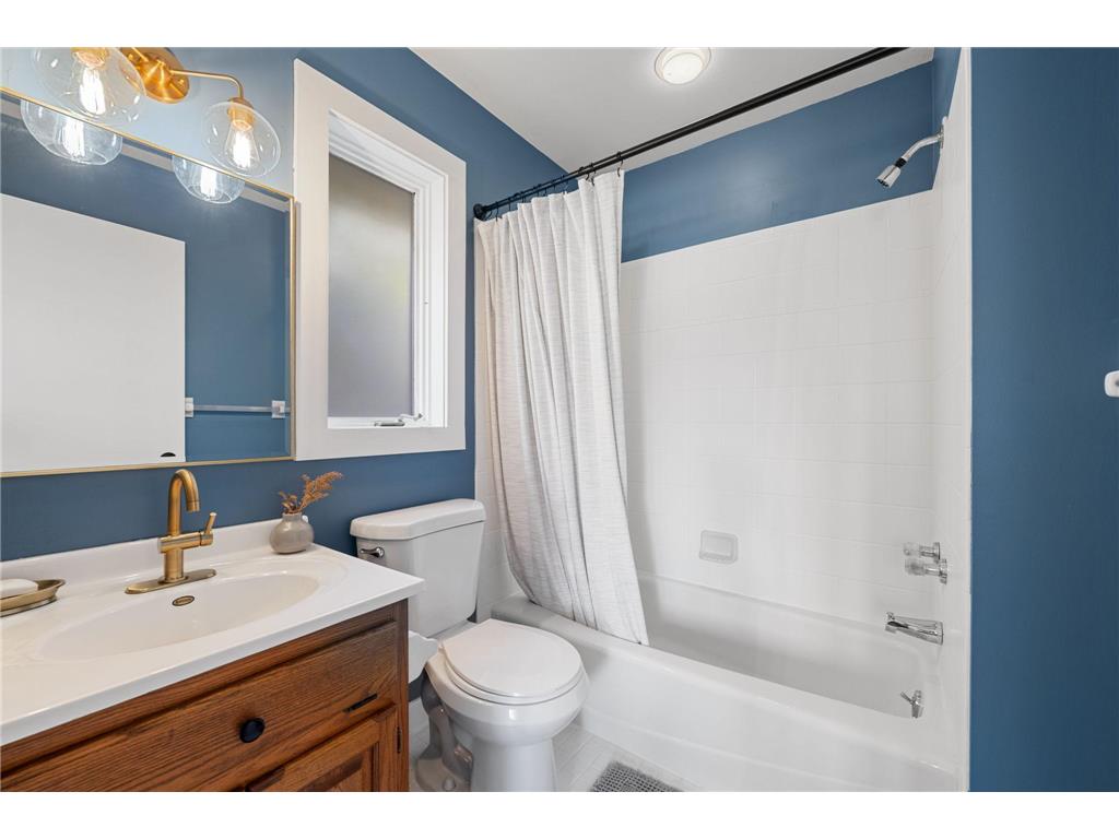 1707 University Avenue NE Minneapolis MN 55413 7064300 image20