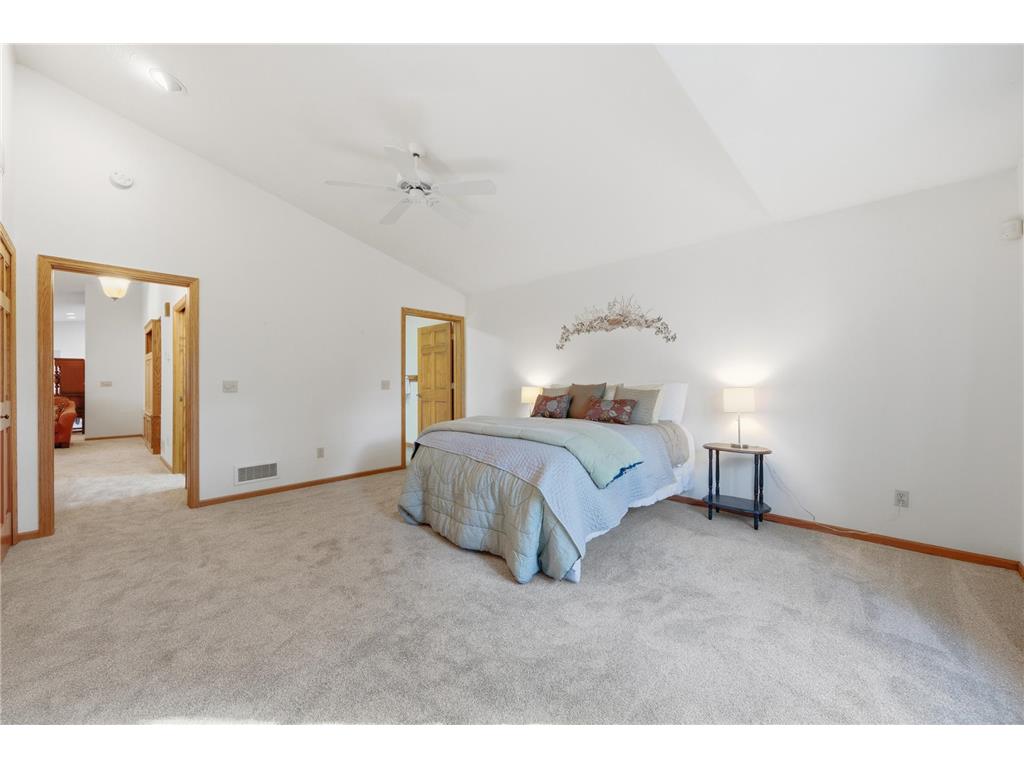 1708 Kerry Lane Woodbury MN 55125 6782564 image11