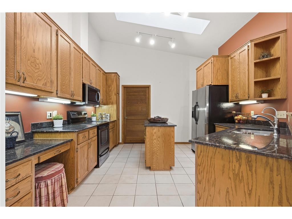1708 Kerry Lane Woodbury MN 55125 6782564 image4