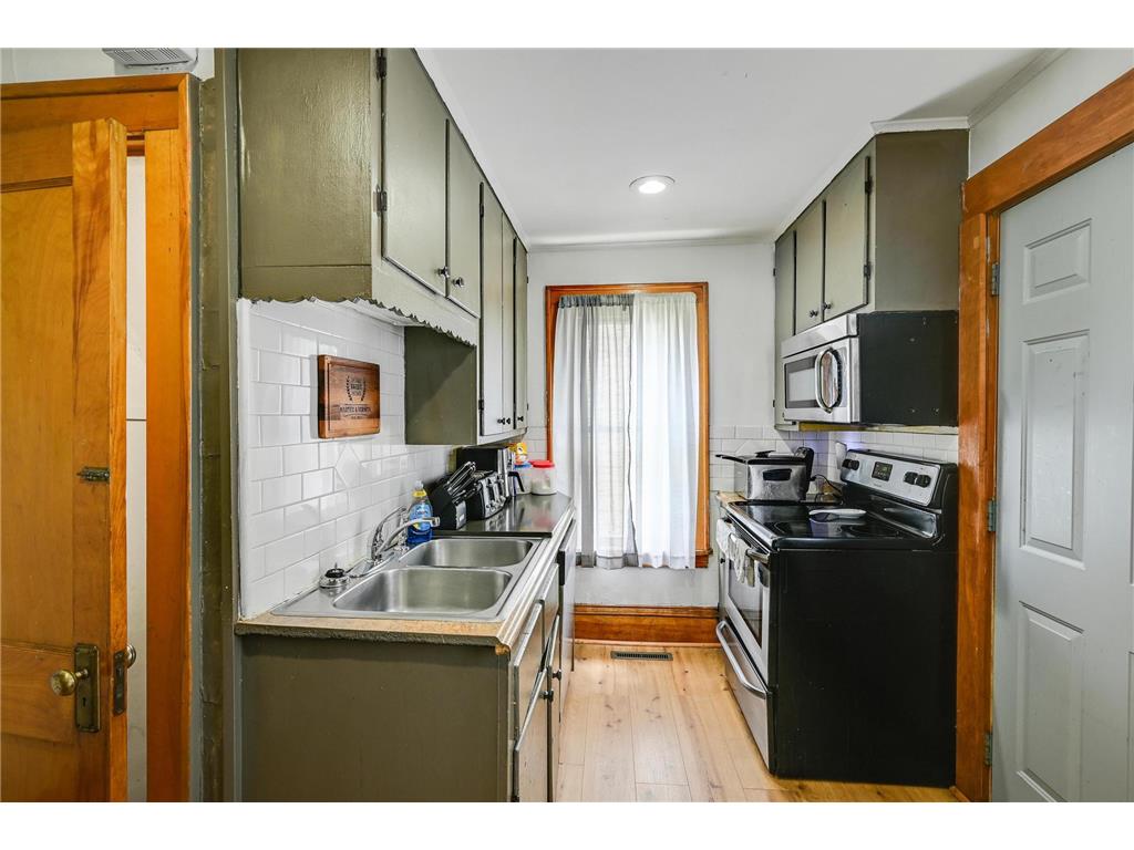 1708 Minnehaha Avenue E Saint Paul MN 55106 7015943 image6