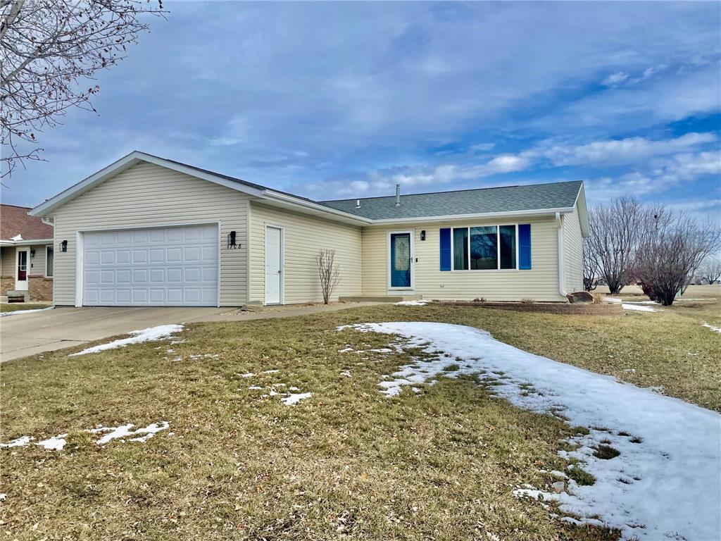 1708 N Spring Avenue Worthington MN 56187 6488968 image1