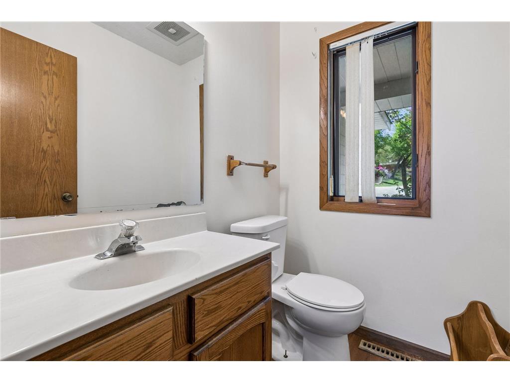 17088 Hamilton Drive Lakeville MN 55044 7080976 image20