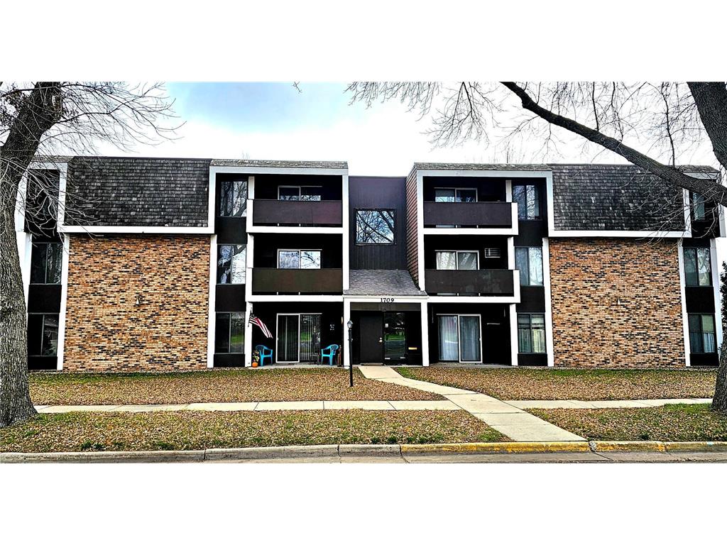 1709 5th Street SW Willmar MN 56201 6461105 image1