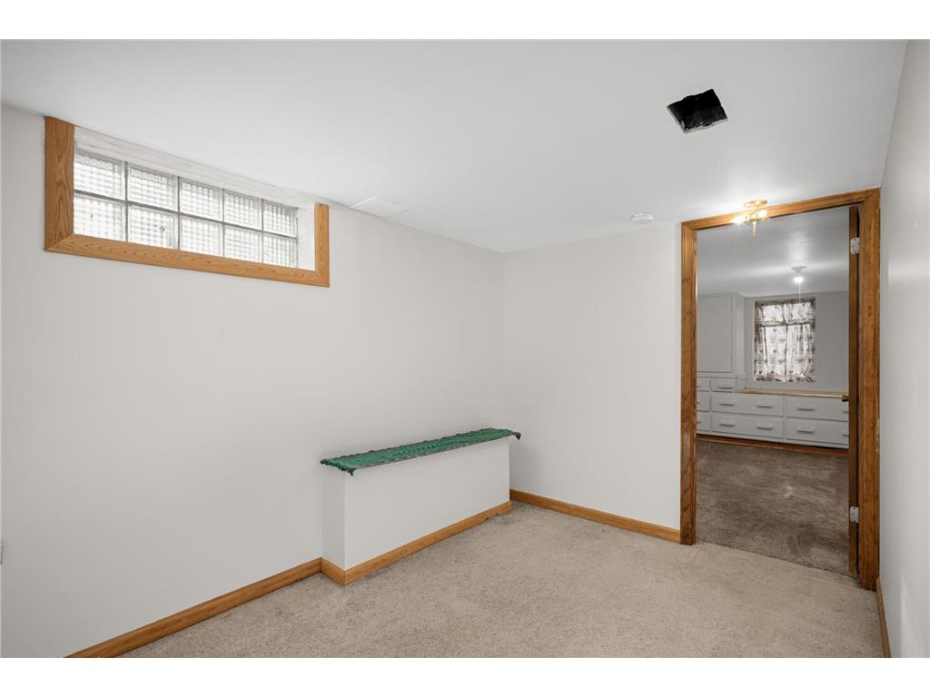 1709 Field Avenue Saint Paul MN 55116 7039448 image13