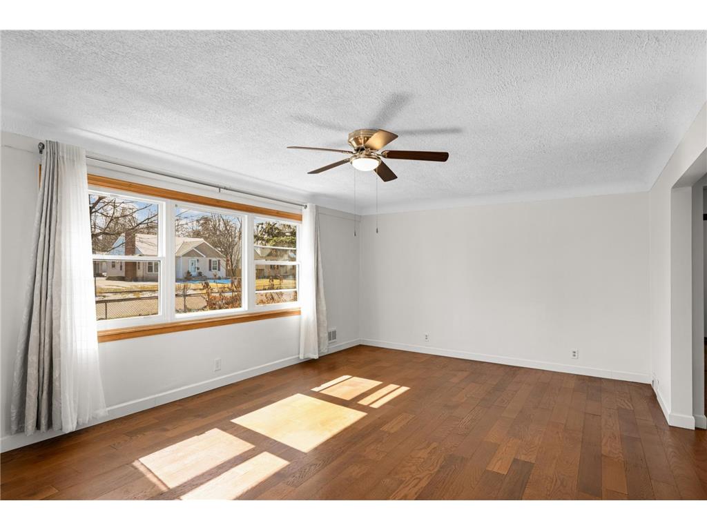 1709 Field Avenue Saint Paul MN 55116 7039448 image4