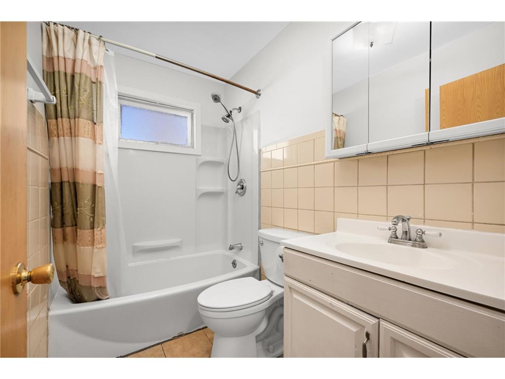 1709 Field Avenue Saint Paul MN 55116 7039448 image9
