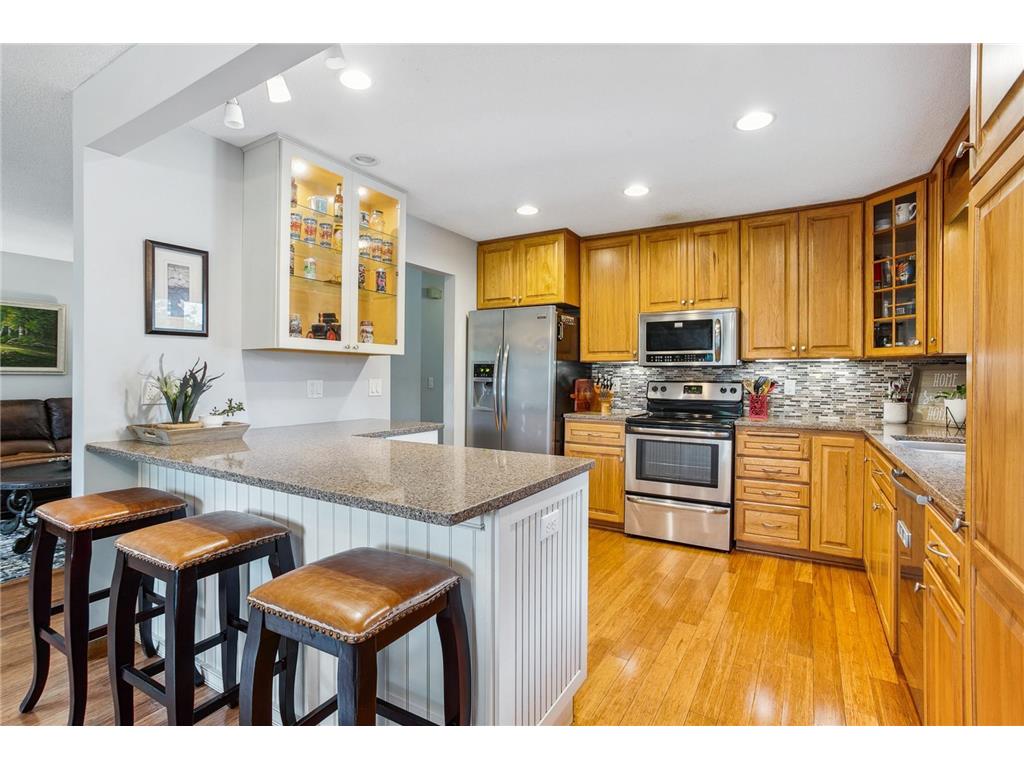 1709 James Place Burnsville MN 55337 6582962 image1