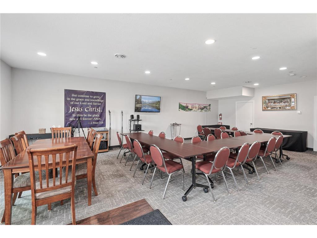 1709 Southcross Drive W Burnsville MN 55306 6817660 image34